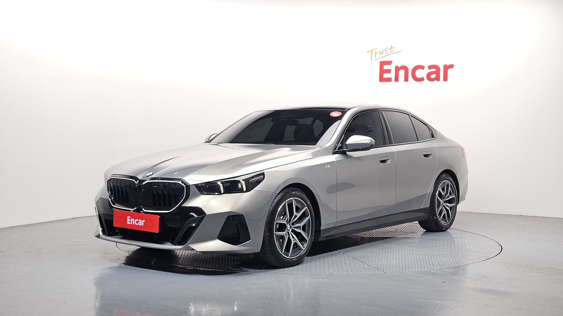 BMW 5 SERIES - View 1