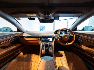 ASTON MARTIN DB12 - 3