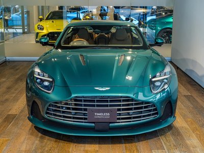 ASTON MARTIN DB12 - 7