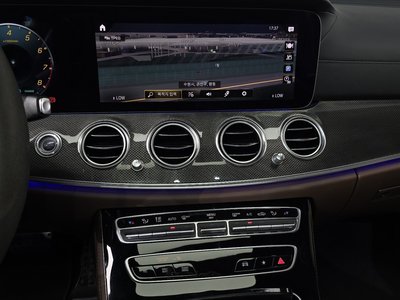 2021 Mercedes-BENZ E-CLASS 缩略图 18