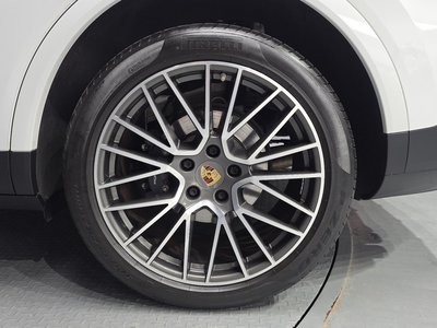 PORSCHE CAYENNE - 8