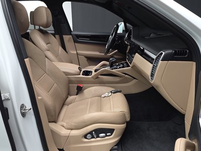 PORSCHE CAYENNE - 10