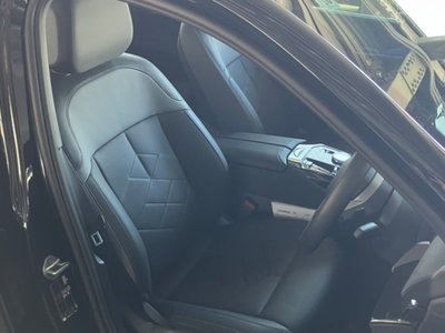 2025 BMW 5 SERIES 缩略图 42