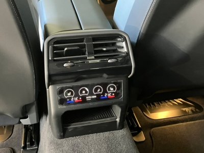 2025 BMW 5 SERIES 缩略图 19