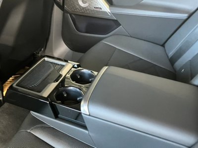2025 BMW 5 SERIES 缩略图 18