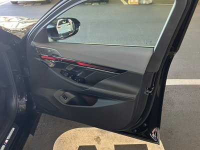 2025 BMW 5 SERIES 缩略图 37