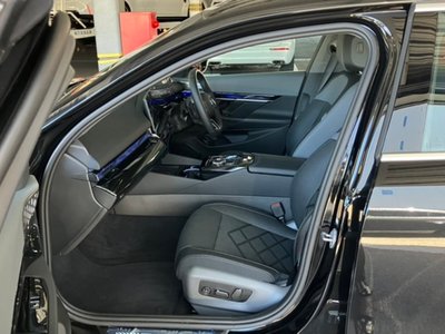 2025 BMW 5 SERIES 缩略图 28