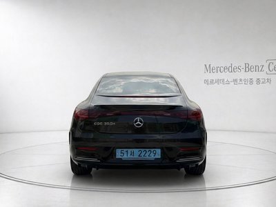 MERCEDES-BENZ EQE - 7