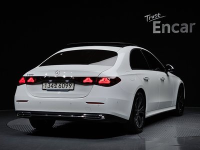 MERCEDES-BENZ E-CLASS - 4