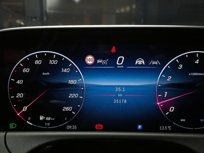 MERCEDES-BENZ E-CLASS - 8