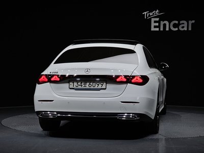 MERCEDES-BENZ E-CLASS - 3