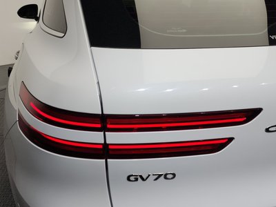2021 Genesis GV70 — фото 9