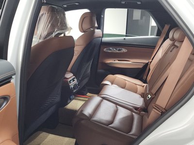 2021 Genesis GV70 — миниатюра 17