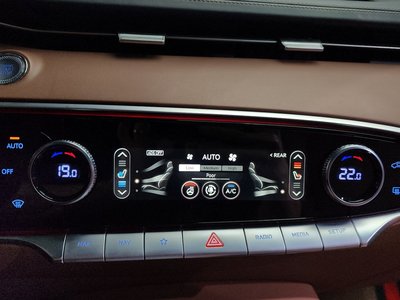 2021 Genesis GV70 — миниатюра 32