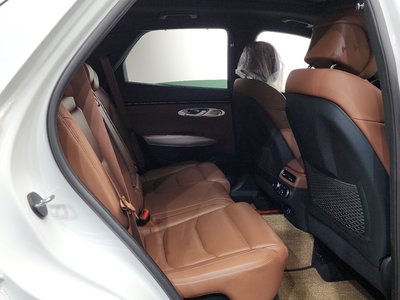 2021 Genesis GV70 — миниатюра 15