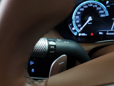 2021 Genesis GV70 — миниатюра 27