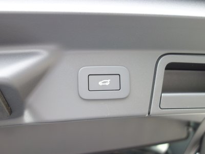 2025 LAND Rover RANGE ROVER VELAR — миниатюра 28