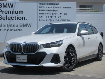 2025 BMW 5 SERIES TOURING photo 1