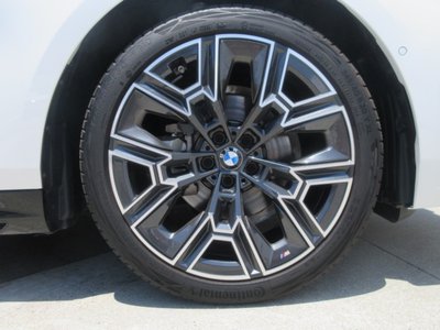 2025 BMW 5 SERIES TOURING thumbnail 40