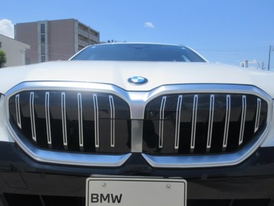 2025 BMW 5 SERIES TOURING photo 9
