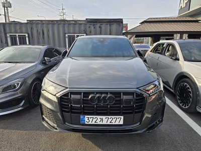 AUDI Q7 - 1