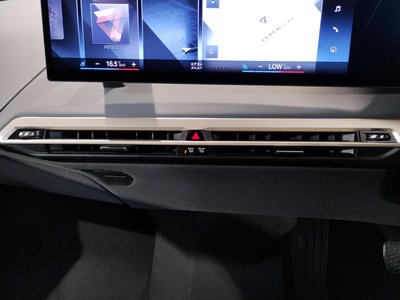 صورة مصغرة 57 لـ 2022 BMW IX