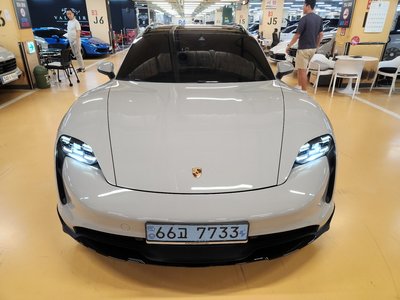 صورة 1 لـ 2022 Porsche TAYCAN