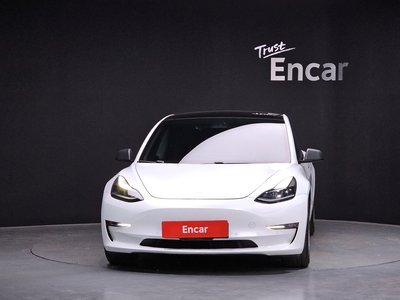 TESLA MODEL 3 - 2