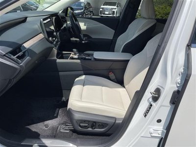 صورة مصغرة 36 لـ 2024 Lexus RX