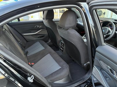 صورة مصغرة 18 لـ 2025 BMW 3 SERIES