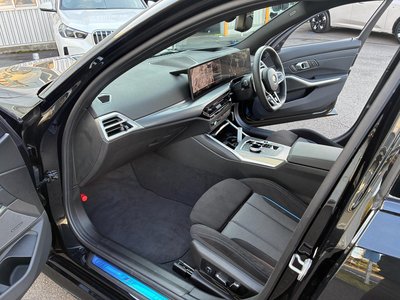 صورة مصغرة 33 لـ 2025 BMW 3 SERIES