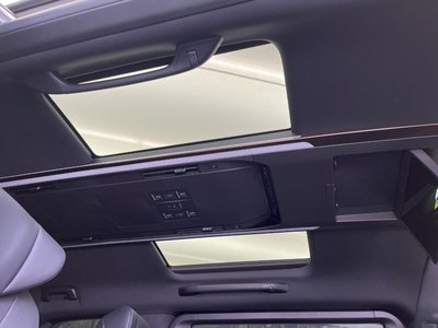 2024 Toyota ALPHARD photo 3