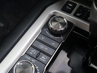 صورة مصغرة 33 لـ 2016 Toyota LAND CRUISER 200