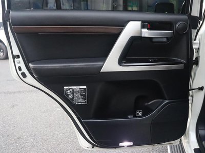 صورة مصغرة 39 لـ 2016 Toyota LAND CRUISER 200
