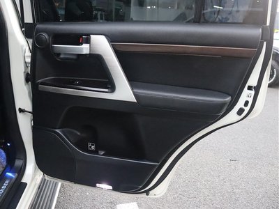 صورة مصغرة 40 لـ 2016 Toyota LAND CRUISER 200