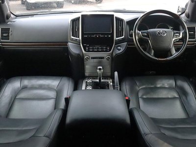 صورة 3 لـ 2016 Toyota LAND CRUISER 200