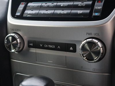 صورة مصغرة 30 لـ 2016 Toyota LAND CRUISER 200