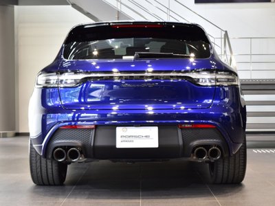 PORSCHE MACAN - 4