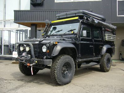 LAND ROVER DEFENDER