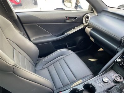 صورة مصغرة 18 لـ 2022 Lexus IS