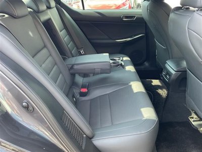 صورة مصغرة 8 لـ 2022 Lexus IS