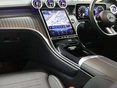 صورة 9 لـ 2023 Mercedes-BENZ GLC