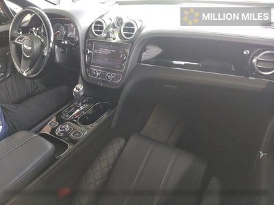 BENTLEY BENTAYGA - 3