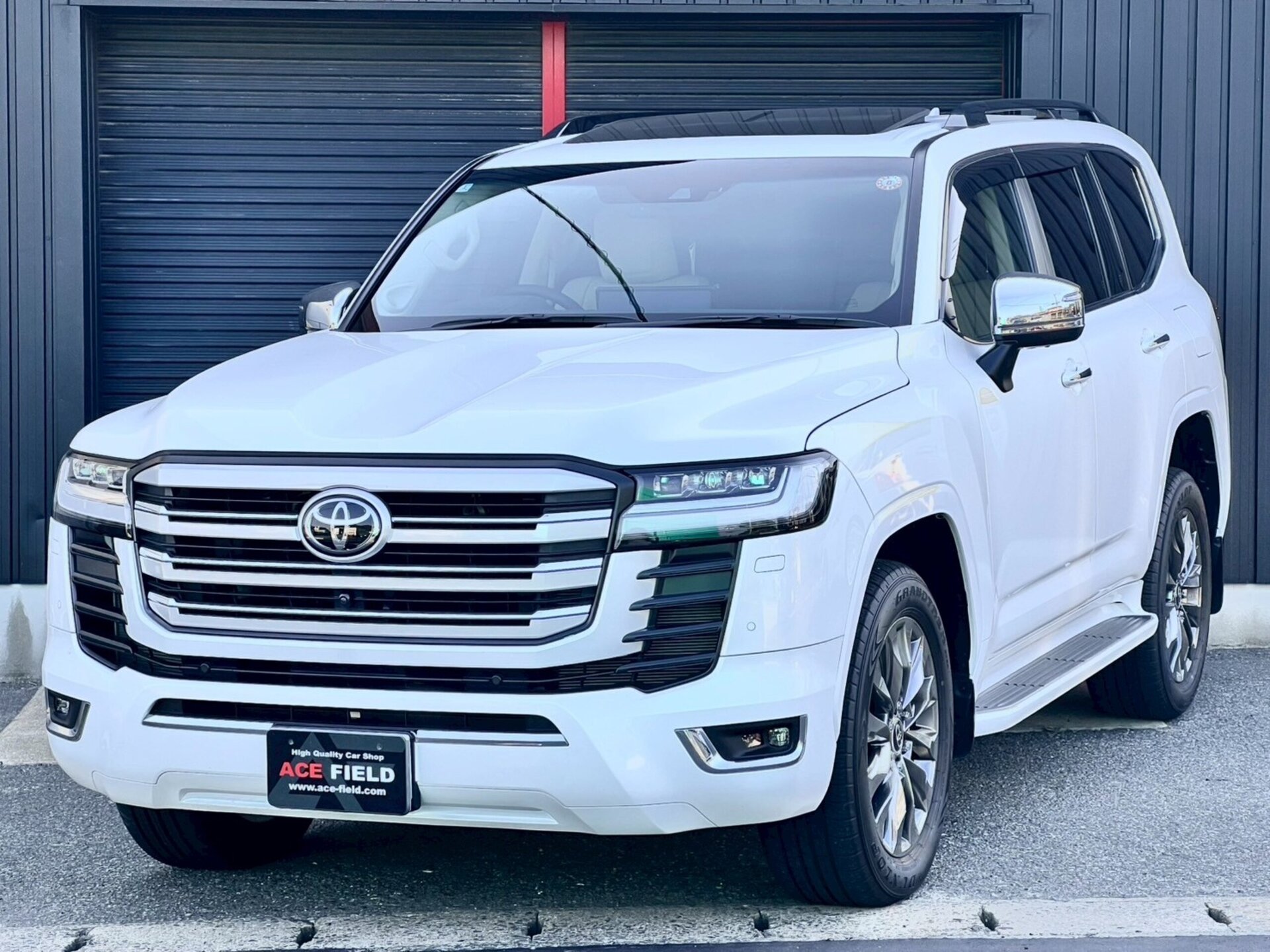 TOYOTA LAND CRUISER 300 - View 1