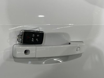 2023 LAND Rover DEFENDER — миниатюра 15