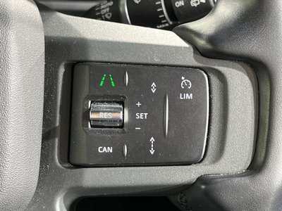 LAND ROVER DEFENDER - 10