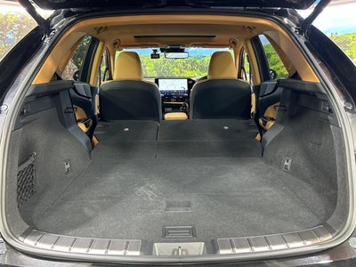 صورة 10 لـ 2023 Lexus NX