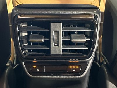 صورة 7 لـ 2023 Lexus NX