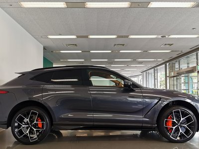 2025 Aston Martin DBX 照片 4