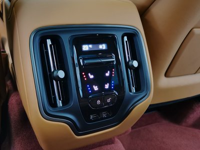 صورة مصغرة 27 لـ 2025 Aston Martin DBX